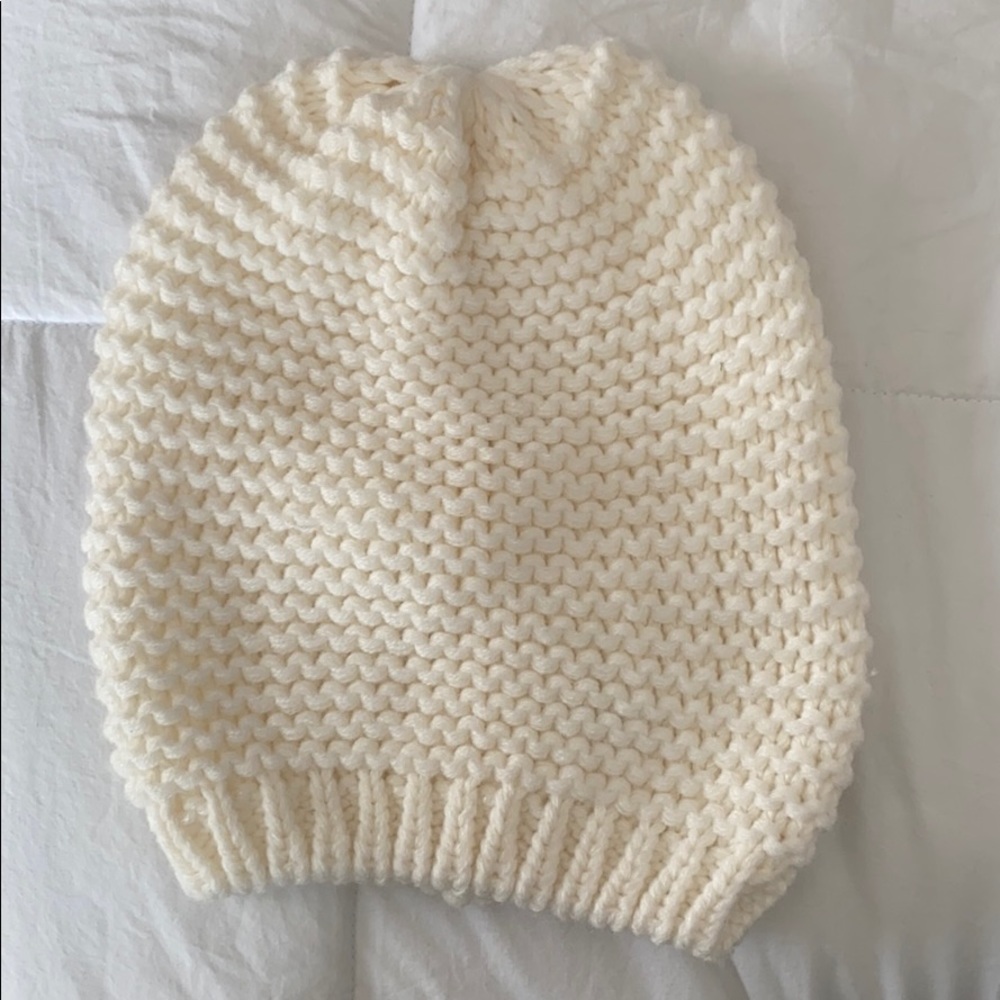 Gap white beanie
